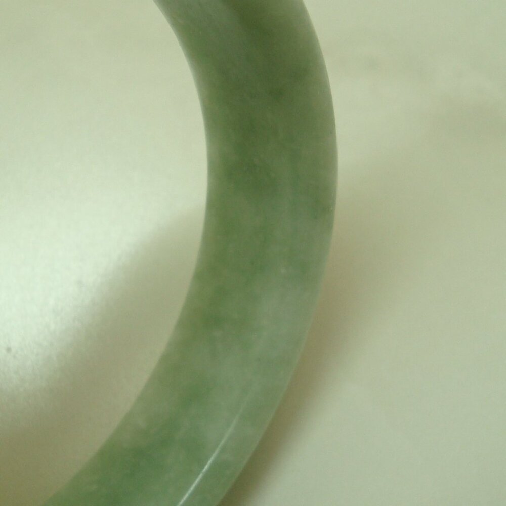 JADE BANGLE - Picture 3 of 6